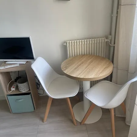 Le Petit Cocon Lägenhet Melun